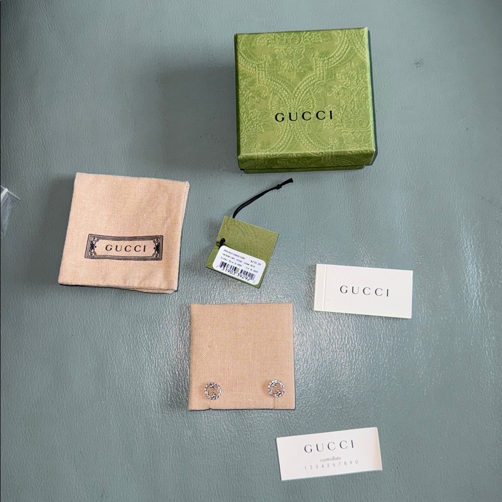 Gucci NWT Authenctic Interlocking G Silver Stud Earrings - Picture 3 of 5